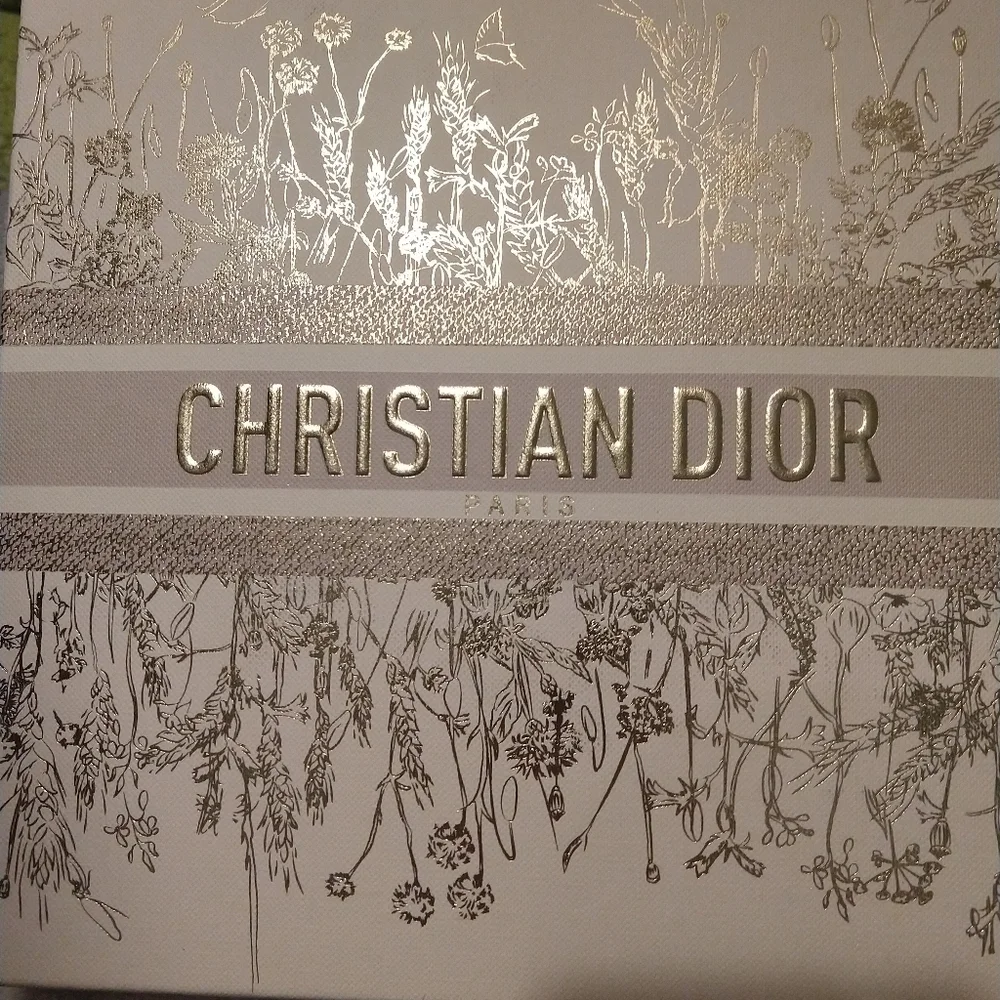 Dior Women  Gift Set - Gold and Cream Jadore
